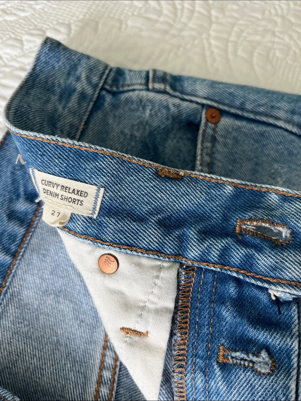 Madewell Curvy Relaxed Denim Shorts Classic High-Rise Distressed Denim Shorts